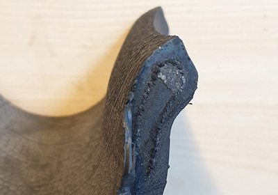 Aufgeschnittener Reifen im Querschnitt; Verstärkte Reifenwulst